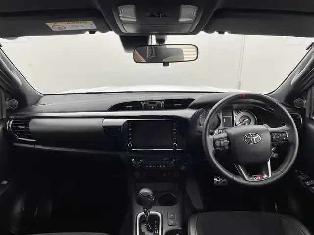 トヨタ ハイラックス Z GRスポーツ 茨城県 2023(令5)年 1.2万km スーパーホワイトⅡ 純正8型DAナビ/全周囲カメラ/社外フルセグ/ハードトノカバー/ベッドライナー/衝突被害軽減ブレーキ/車線逸脱抑制装置/レーダークルーズコントロール/クリアランスソナー/ETC/純正18インチAW/LEDヘッドライト/スマートキー