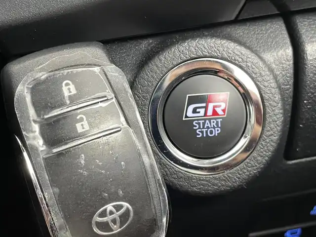 トヨタ ハイラックス Z GRスポーツ 茨城県 2023(令5)年 1.2万km スーパーホワイトⅡ 純正8型DAナビ/全周囲カメラ/社外フルセグ/ハードトノカバー/ベッドライナー/衝突被害軽減ブレーキ/車線逸脱抑制装置/レーダークルーズコントロール/クリアランスソナー/ETC/純正18インチAW/LEDヘッドライト/スマートキー