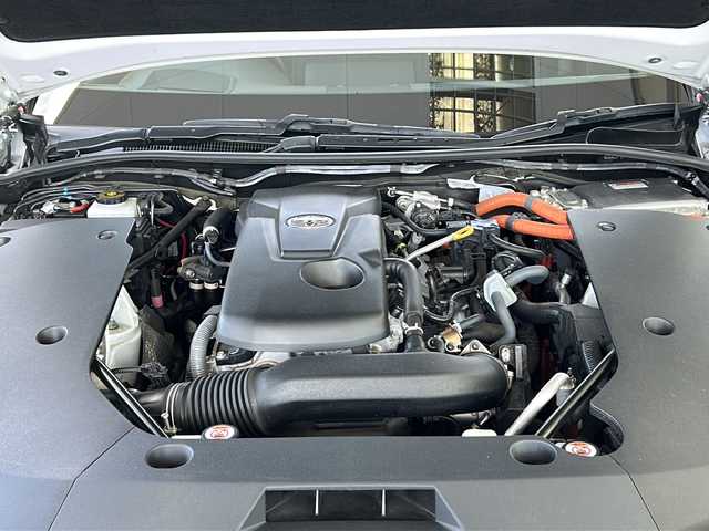 トヨタ クラウン ハイブリッド RS 福島県 2021(令3)年 5.6万km プレシャスホワイトパール 登録時走行距離:55987km/ワンオーナー/純正メーカーナビ/ (フルセグTV/BT/CD/DVD/SD/USB/AM/FM)/全周囲カメラ/プッシュスタート/レーダークルーズコントロール/ハーフレザーシート/パワーシート/ (D席/N席)/シートヒーター/ (D席/N席）/ETC/ドライブレコーダー/純正フロアマット/純正18インチAW/LEDヘッドライト/フォグランプ/電動格納ミラー/ウィンカーミラー/ドアバイザー/トヨタセーフティセンス/ ・プリクラッシュセーフティ/ ・ブラインドスポットモニター/ ・レーンディパーチャーアラート/ ・クリアランスソナー/スマートキー/スペアキー×１/取扱説明書/保証書