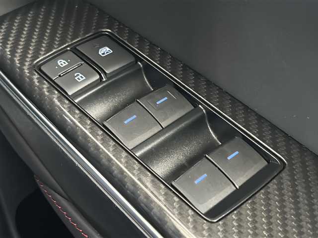 トヨタ クラウン ハイブリッド RS 福島県 2021(令3)年 5.6万km プレシャスホワイトパール 登録時走行距離:55987km/ワンオーナー/純正メーカーナビ/ (フルセグTV/BT/CD/DVD/SD/USB/AM/FM)/全周囲カメラ/プッシュスタート/レーダークルーズコントロール/ハーフレザーシート/パワーシート/ (D席/N席)/シートヒーター/ (D席/N席）/ETC/ドライブレコーダー/純正フロアマット/純正18インチAW/LEDヘッドライト/フォグランプ/電動格納ミラー/ウィンカーミラー/ドアバイザー/トヨタセーフティセンス/ ・プリクラッシュセーフティ/ ・ブラインドスポットモニター/ ・レーンディパーチャーアラート/ ・クリアランスソナー/スマートキー/スペアキー×１/取扱説明書/保証書