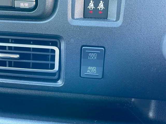 ダイハツ アトレー バン デッキバン 岩手県 2024(令6)年 1万km シャイニングホワイトパール 純正ナビ　Ｂｌｕｅｔｏｏｔｈ／ＣＤ／ＤＶＤ／フルセグＴＶ　/バックカメラ　/レーダークルーズコントロール　/アイドリングストップ　/前方ドラレコ　/４ＷＤ　/両側パワースライドドア　/横滑り防止措置　/ＡＡＣ　/ターボ