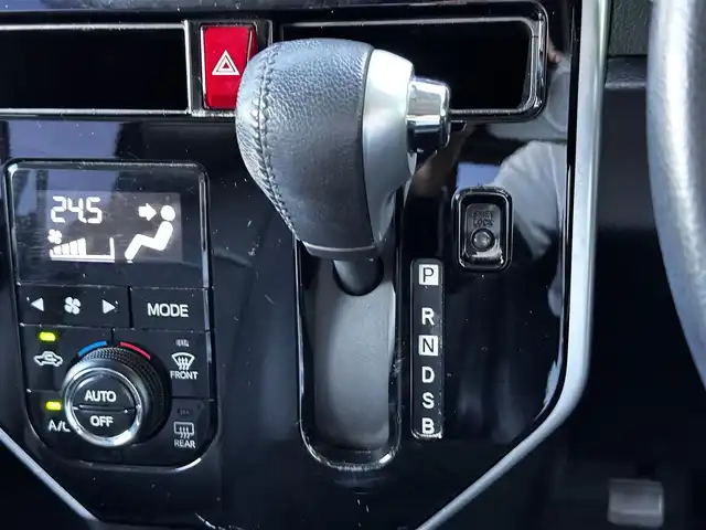 トヨタ ルーミー カスタムG 宮城県 2019(令1)年 5.8万km パールホワイトⅢ コンフォートパッケージ/・シートヒーター（運転席/助手席）/・シートバックテーブル（運転席/助手席）/＝＝＝/モデリスタリアスポイラー/スマートアシスト3/・衝突回避支援ブレーキ機能/・衝突警報機能/・車線逸脱警報機能/・誤発進抑制制御機能/・先行車発進お知らせ機能/・オートハイビーム/・コーナーセンサー/アルパイン9インチナビ（X9Z）/・CD/DVD/・Bluetooth/・フルセグTV/バックカメラ/ビルトインETC/両側パワースライドドア/革巻きステアリング/ステアリングスイッチ/クルーズコントロール/革調シートカバー/LEDヘッドランプ/フォグランプ/オートライト/スマートキー＆プッシュスタート/電動格納ミラー/純正14インチAW/純正ドアバイザー/純正フロアマット/Wエアバッグ
