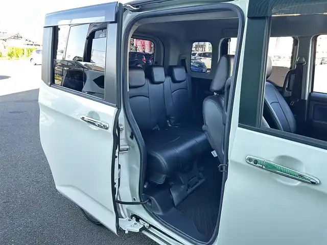 トヨタ ルーミー カスタムG 宮城県 2019(令1)年 5.8万km パールホワイトⅢ コンフォートパッケージ/・シートヒーター（運転席/助手席）/・シートバックテーブル（運転席/助手席）/＝＝＝/モデリスタリアスポイラー/スマートアシスト3/・衝突回避支援ブレーキ機能/・衝突警報機能/・車線逸脱警報機能/・誤発進抑制制御機能/・先行車発進お知らせ機能/・オートハイビーム/・コーナーセンサー/アルパイン9インチナビ（X9Z）/・CD/DVD/・Bluetooth/・フルセグTV/バックカメラ/ビルトインETC/両側パワースライドドア/革巻きステアリング/ステアリングスイッチ/クルーズコントロール/革調シートカバー/LEDヘッドランプ/フォグランプ/オートライト/スマートキー＆プッシュスタート/電動格納ミラー/純正14インチAW/純正ドアバイザー/純正フロアマット/Wエアバッグ