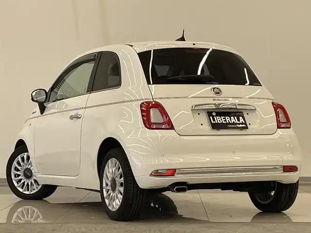 フィアット ５００ ツインエア ドルチェヴィータ 岡山県 2022(令4)年 3万km ビアンコ・ガーラ 純正ディスプレイオーディオ/社外デジタルインナーミラー　/ドラレコ　/オートA/C　/クルーズコントロール　/ガラスサンルーフ　/USB　/Bluetooth　/アップルカープレイ　/ステアリングリモコン　/キセノンヘッドライト　/フォグライト　/クローム装飾バンパー　/１５インチアルミ　/Dolcevita専用バッチ　/PDC　/ドアバイザー