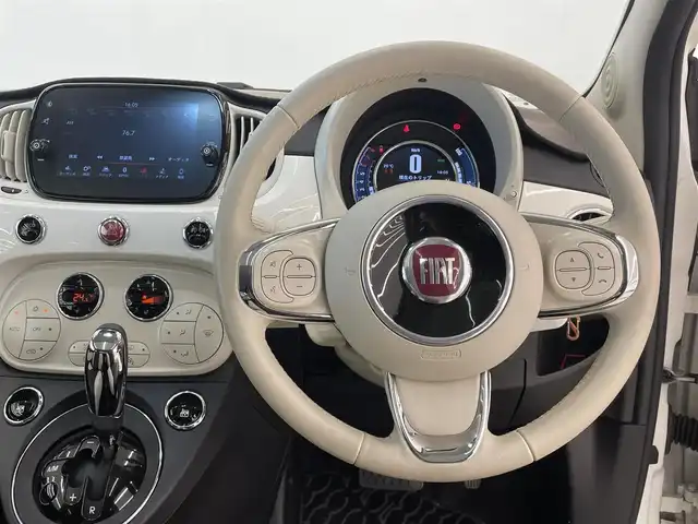 フィアット ５００ ツインエア ドルチェヴィータ 岡山県 2022(令4)年 3万km ビアンコ・ガーラ 純正ディスプレイオーディオ/社外デジタルインナーミラー　/ドラレコ　/オートA/C　/クルーズコントロール　/ガラスサンルーフ　/USB　/Bluetooth　/アップルカープレイ　/ステアリングリモコン　/キセノンヘッドライト　/フォグライト　/クローム装飾バンパー　/１５インチアルミ　/Dolcevita専用バッチ　/PDC　/ドアバイザー