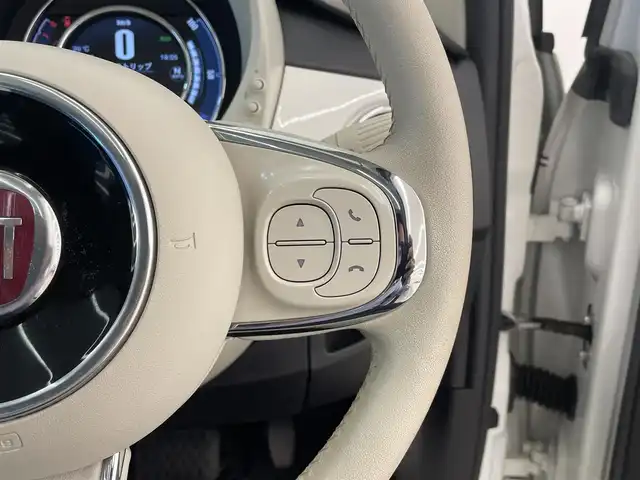 フィアット ５００ ツインエア ドルチェヴィータ 岡山県 2022(令4)年 3万km ビアンコ・ガーラ 純正ディスプレイオーディオ/社外デジタルインナーミラー　/ドラレコ　/オートA/C　/クルーズコントロール　/ガラスサンルーフ　/USB　/Bluetooth　/アップルカープレイ　/ステアリングリモコン　/キセノンヘッドライト　/フォグライト　/クローム装飾バンパー　/１５インチアルミ　/Dolcevita専用バッチ　/PDC　/ドアバイザー