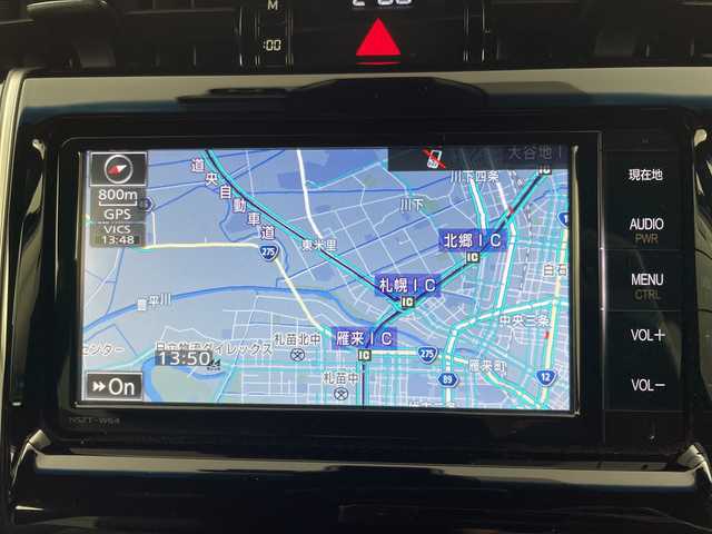 トヨタ ハリアー プレミアム 道央・札幌 2015(平27)年 2.1万km シルバーM ・４ＷＤ/寒冷地仕様　/・純正ディーラーOPナビ/・BT/CD/SD/フルセグTV）　/・バックカメラ/・純正エンジンスターター/ETC/・クルーズコントロール　/・ＭＴモード付ＡＴ　/・パワーバックドア　/・ハーフレザーシート/前席パワーシート　/・ステアリングスイッチ/・アイドリングストップ/・LEDヘッドライト/オートライト/・オートマチックハイビーム/・プッシュスタート/スマートキー/・スペアキー（１本）/・電動格納ミラー/・社外ドライブレコーダー前方（DC-DR410）/・