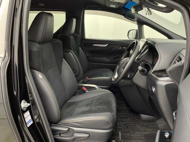 トヨタ アルファード S タイプゴールド 新潟県 2020(令2)年 6.4万km ブラック 純正ディスプレイオーディオ/(CD.DVD.Bluetooth)/バックカメラ/三眼LEDヘッドライト/トヨタセーフティセンス/・プリクラッシュセーフティ/・レーンキープアシスト/・レーダークルーズコントロール/・オートマチックハイビーム/革巻きステアリング/ステアリングリモコン/両側パワースライドドア/前後ドライブレコーダー/パワーバックドア/ビルトインETC/コーナーセンサー/プッシュスタート/スマートキー×2/純正フロアマット