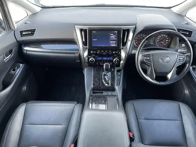 トヨタ アルファード S Cパッケージ 福岡県 2020(令2)年 4.1万km ブラック フリップダウンモニター/純正９インチＤＡナビ/フルセグTV/CD/DVD/BT/AM/FM/applecarplay/androidauto/Miracast/黒革シート/トヨタセーフティセンス/PCS/LTA/PKSB/クリアランスソナー/RCTA/横滑り防止装置/デジタルインナーミラー/バックカメラ/ＢＳＭ/ステアリングヒーター/前席シートヒーター/ベンチレーション/ステアリングリモコン/パワーバックドア/両側パワースライドドア/前席パワーシート/シートメモリー/オットマン/スマートキー/プッシュスタート/ビルトインETC
