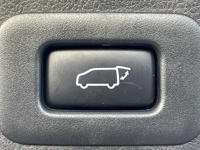 トヨタ アルファード S Cパッケージ 福岡県 2020(令2)年 4.1万km ブラック フリップダウンモニター/純正９インチＤＡナビ/フルセグTV/CD/DVD/BT/AM/FM/applecarplay/androidauto/Miracast/黒革シート/トヨタセーフティセンス/PCS/LTA/PKSB/クリアランスソナー/RCTA/横滑り防止装置/デジタルインナーミラー/バックカメラ/ＢＳＭ/ステアリングヒーター/前席シートヒーター/ベンチレーション/ステアリングリモコン/パワーバックドア/両側パワースライドドア/前席パワーシート/シートメモリー/オットマン/スマートキー/プッシュスタート/ビルトインETC