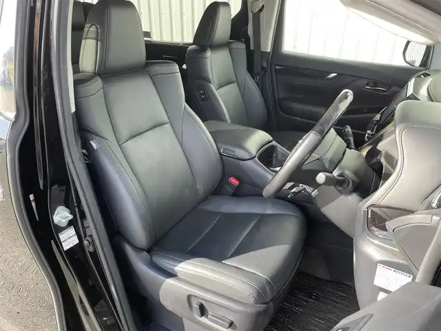 トヨタ アルファード S Cパッケージ 福岡県 2020(令2)年 4.1万km ブラック フリップダウンモニター/純正９インチＤＡナビ/フルセグTV/CD/DVD/BT/AM/FM/applecarplay/androidauto/Miracast/黒革シート/トヨタセーフティセンス/PCS/LTA/PKSB/クリアランスソナー/RCTA/横滑り防止装置/デジタルインナーミラー/バックカメラ/ＢＳＭ/ステアリングヒーター/前席シートヒーター/ベンチレーション/ステアリングリモコン/パワーバックドア/両側パワースライドドア/前席パワーシート/シートメモリー/オットマン/スマートキー/プッシュスタート/ビルトインETC
