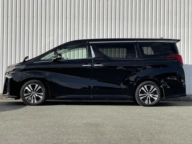 トヨタ アルファード S Cパッケージ 福岡県 2020(令2)年 4.1万km ブラック フリップダウンモニター/純正９インチＤＡナビ/フルセグTV/CD/DVD/BT/AM/FM/applecarplay/androidauto/Miracast/黒革シート/トヨタセーフティセンス/PCS/LTA/PKSB/クリアランスソナー/RCTA/横滑り防止装置/デジタルインナーミラー/バックカメラ/ＢＳＭ/ステアリングヒーター/前席シートヒーター/ベンチレーション/ステアリングリモコン/パワーバックドア/両側パワースライドドア/前席パワーシート/シートメモリー/オットマン/スマートキー/プッシュスタート/ビルトインETC
