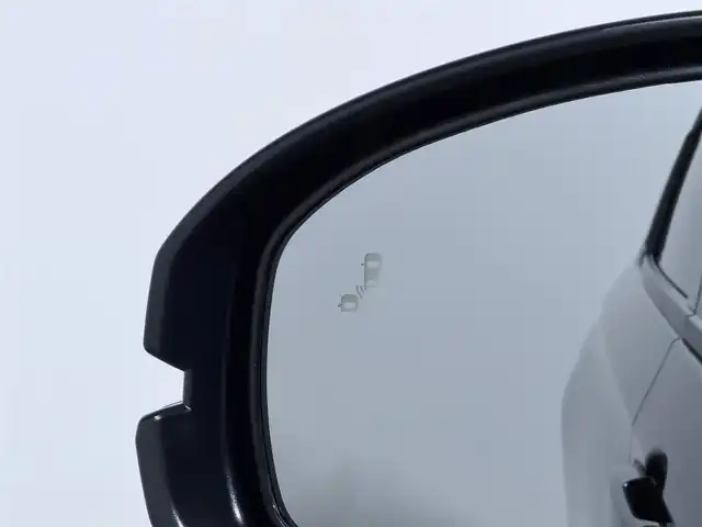 ホンダ ヴェゼル ハイブリッド e:HEV Z 大阪府 2025(令7)年 0.1千km クリスタルブラックパール 登録済未使用　純正ナビ　フルセグＴＶ　衝突軽減Ｂ　レーンアシスト　ＢＳＭ　レーダークルーズＣ　バックカメラ　ＥＴＣ　電動リアゲート　コーナーセンサー　ハンドルヒーター　シートヒーター　ハーフレザー