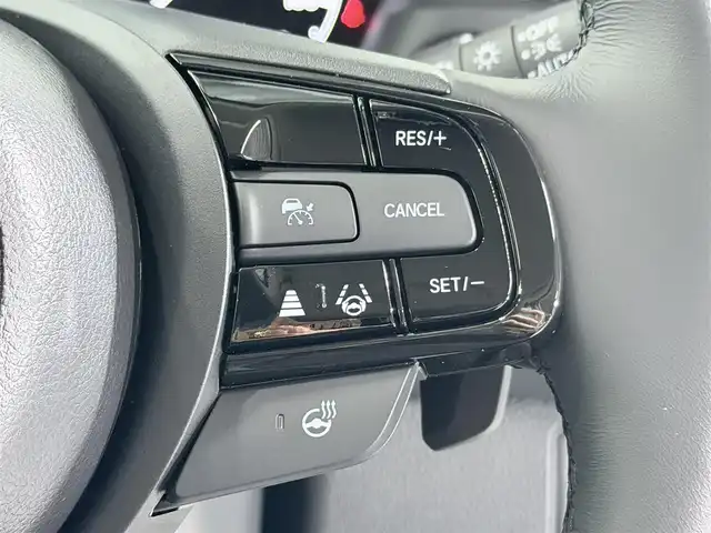 ホンダ ヴェゼル ハイブリッド e:HEV Z 大阪府 2025(令7)年 0.1千km クリスタルブラックパール 登録済未使用　純正ナビ　フルセグＴＶ　衝突軽減Ｂ　レーンアシスト　ＢＳＭ　レーダークルーズＣ　バックカメラ　ＥＴＣ　電動リアゲート　コーナーセンサー　ハンドルヒーター　シートヒーター　ハーフレザー