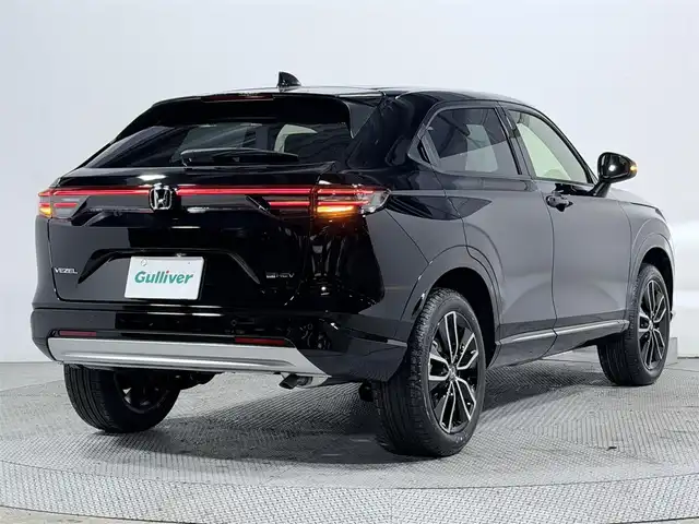ホンダ ヴェゼル ハイブリッド e:HEV Z 大阪府 2025(令7)年 0.1千km クリスタルブラックパール 登録済未使用　純正ナビ　フルセグＴＶ　衝突軽減Ｂ　レーンアシスト　ＢＳＭ　レーダークルーズＣ　バックカメラ　ＥＴＣ　電動リアゲート　コーナーセンサー　ハンドルヒーター　シートヒーター　ハーフレザー