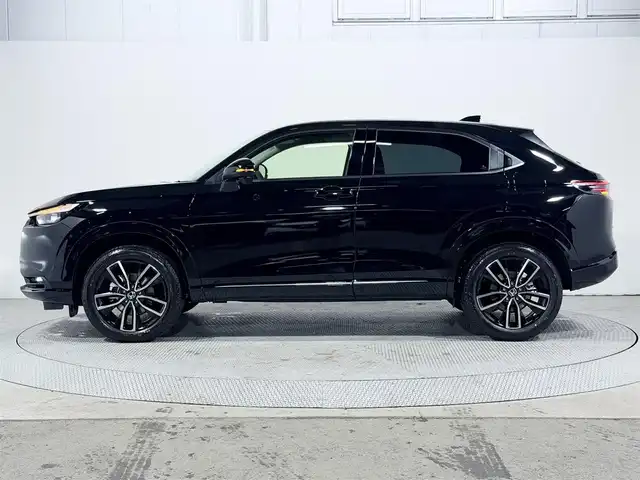 ホンダ ヴェゼル ハイブリッド e:HEV Z 大阪府 2025(令7)年 0.1千km クリスタルブラックパール 登録済未使用　純正ナビ　フルセグＴＶ　衝突軽減Ｂ　レーンアシスト　ＢＳＭ　レーダークルーズＣ　バックカメラ　ＥＴＣ　電動リアゲート　コーナーセンサー　ハンドルヒーター　シートヒーター　ハーフレザー