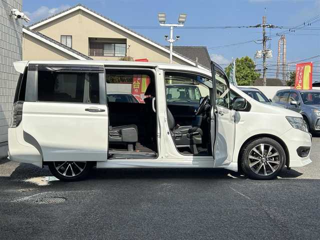 ホンダ ステップワゴン スパーダ Z クールスピリット 大分県 2014(平26)年 7.3万km ホワイトオーキッドパール ・ハーフレザーシート　プライムスムースファブリック/・純正ナビ/　ワンセグテレビ/　DVD/　Bluetooth/　SD/　ラジオ/・両側パワースライドドア/・3列目床下格納シート/・アイドリングストップ/・エコアシスト/・ETC/・パドルシフト/・ステアリングスイッチ/・横滑り制御システム/・ウィンカーミラー/・革巻きステアリング/・革巻きセレクトレバー/・社外フォグランプ/・純正17インチアルミホイル/・プライバシーガラス/・ドアバイザー/・保証書/・スペアキー１本