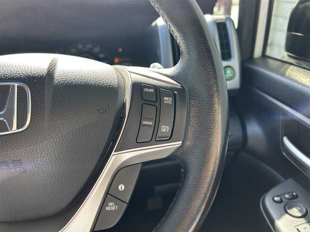 ホンダ ステップワゴン スパーダ Z クールスピリット 大分県 2014(平26)年 7.3万km ホワイトオーキッドパール ・ハーフレザーシート　プライムスムースファブリック/・純正ナビ/　ワンセグテレビ/　DVD/　Bluetooth/　SD/　ラジオ/・両側パワースライドドア/・3列目床下格納シート/・アイドリングストップ/・エコアシスト/・ETC/・パドルシフト/・ステアリングスイッチ/・横滑り制御システム/・ウィンカーミラー/・革巻きステアリング/・革巻きセレクトレバー/・社外フォグランプ/・純正17インチアルミホイル/・プライバシーガラス/・ドアバイザー/・保証書/・スペアキー１本