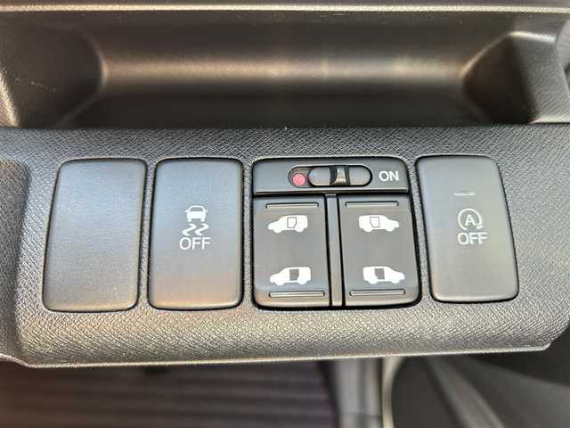 ホンダ ステップワゴン スパーダ Z クールスピリット 大分県 2014(平26)年 7.3万km ホワイトオーキッドパール ・ハーフレザーシート　プライムスムースファブリック/・純正ナビ/　ワンセグテレビ/　DVD/　Bluetooth/　SD/　ラジオ/・両側パワースライドドア/・3列目床下格納シート/・アイドリングストップ/・エコアシスト/・ETC/・パドルシフト/・ステアリングスイッチ/・横滑り制御システム/・ウィンカーミラー/・革巻きステアリング/・革巻きセレクトレバー/・社外フォグランプ/・純正17インチアルミホイル/・プライバシーガラス/・ドアバイザー/・保証書/・スペアキー１本