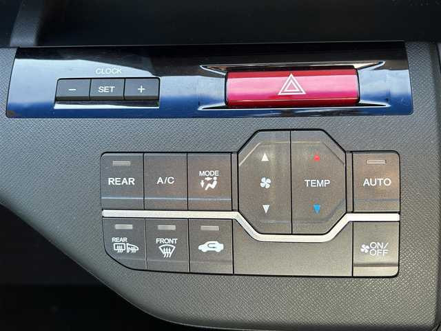 ホンダ ステップワゴン スパーダ Z クールスピリット 大分県 2014(平26)年 7.3万km ホワイトオーキッドパール ・ハーフレザーシート　プライムスムースファブリック/・純正ナビ/　ワンセグテレビ/　DVD/　Bluetooth/　SD/　ラジオ/・両側パワースライドドア/・3列目床下格納シート/・アイドリングストップ/・エコアシスト/・ETC/・パドルシフト/・ステアリングスイッチ/・横滑り制御システム/・ウィンカーミラー/・革巻きステアリング/・革巻きセレクトレバー/・社外フォグランプ/・純正17インチアルミホイル/・プライバシーガラス/・ドアバイザー/・保証書/・スペアキー１本