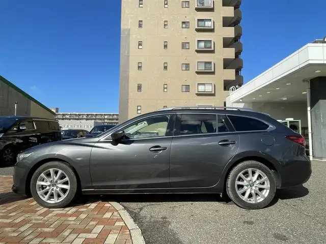 マツダ アテンザ ワゴン XD 新潟県 2013(平25)年 9.9万km メテオグレーマイカ (株)IDOMが運営する【じしゃロン新潟店】の自社ローン専用車両になります。/こちらは現金またはオートローンご利用時の価格です。自社ローンご希望の方は別途その旨お申付け下さい/プッシュスタート/クルーズコントロール/バックカメラ/純正ナビ/ワンセグテレビ(走行時視聴可能)/Bluetooth接続可能/CD、DVD、AM、FM視聴可能/ETC/純正AW/純正フロアマット/キセノンヘッドランプ