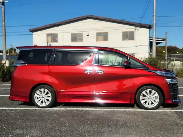トヨタ ヴェルファイア Z Aエディション 群馬県 2018(平30)年 1.8万km ダークレッドマイカメタリック 純正10型ナビ/フルセグTV/純正12.1型後席ディスプレイ/両側パワースライドドア/バックモニター/ビルトインETC2.0/ドライブレコーダー/レーダークルーズコントロール/クリアランスソナー/セーフティセンス/・衝突被害軽減ブレーキ/・車線逸脱防止支援/・標識認識/・オートマチックハイビーム/2眼LEDヘッドランプ/デュアルオートエアコン/革巻きステアリング/2列目リラックスキャプテンシート/助手席・2列目オットマン/純正18インチアルミホイール/スマートキー/プッシュエンジンスタート/禁煙車