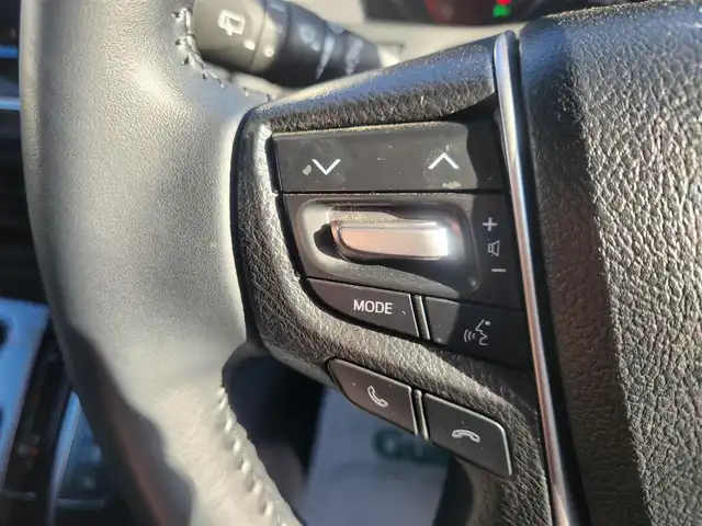 トヨタ ヴェルファイア Z Aエディション 群馬県 2018(平30)年 1.8万km ダークレッドマイカメタリック 純正10型ナビ/フルセグTV/純正12.1型後席ディスプレイ/両側パワースライドドア/バックモニター/ビルトインETC2.0/ドライブレコーダー/レーダークルーズコントロール/クリアランスソナー/セーフティセンス/・衝突被害軽減ブレーキ/・車線逸脱防止支援/・標識認識/・オートマチックハイビーム/2眼LEDヘッドランプ/デュアルオートエアコン/革巻きステアリング/2列目リラックスキャプテンシート/助手席・2列目オットマン/純正18インチアルミホイール/スマートキー/プッシュエンジンスタート/禁煙車