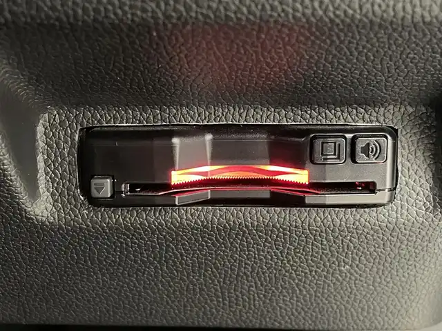 ホンダ フリード クロスター 福島県 2023(令5)年 4.1万km プラチナホワイトパール ホンダセンシング　/・衝突軽減ブレーキ　/・クルーズコントロール　/・路外逸脱抑制機能/・歩行者事故低減ステアリング/・先行車発進お知らせ/純正ナビゲーション/・型式：CN-HE02D/・Bluetooth/TV/CD/DVD/AM・FM/SD/USB/。バックカメラ/・ETC/前後ドライブレコーダー/両側パワースライドドア/革巻きステアリング/・ステアリングスイッチ/シートヒーター/プッシュスタート/・スマートキー/LEDライト/・フォグライト/・オートライト/純正フロアマット