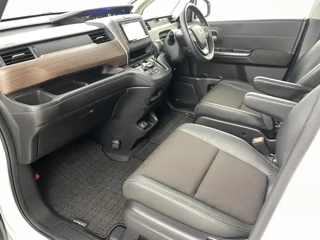 ホンダ フリード クロスター 福島県 2023(令5)年 4.1万km プラチナホワイトパール ホンダセンシング　/・衝突軽減ブレーキ　/・クルーズコントロール　/・路外逸脱抑制機能/・歩行者事故低減ステアリング/・先行車発進お知らせ/純正ナビゲーション/・型式：CN-HE02D/・Bluetooth/TV/CD/DVD/AM・FM/SD/USB/。バックカメラ/・ETC/前後ドライブレコーダー/両側パワースライドドア/革巻きステアリング/・ステアリングスイッチ/シートヒーター/プッシュスタート/・スマートキー/LEDライト/・フォグライト/・オートライト/純正フロアマット