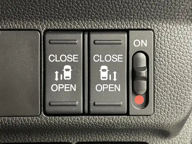 ホンダ フリード クロスター 福島県 2023(令5)年 4.1万km プラチナホワイトパール ホンダセンシング　/・衝突軽減ブレーキ　/・クルーズコントロール　/・路外逸脱抑制機能/・歩行者事故低減ステアリング/・先行車発進お知らせ/純正ナビゲーション/・型式：CN-HE02D/・Bluetooth/TV/CD/DVD/AM・FM/SD/USB/。バックカメラ/・ETC/前後ドライブレコーダー/両側パワースライドドア/革巻きステアリング/・ステアリングスイッチ/シートヒーター/プッシュスタート/・スマートキー/LEDライト/・フォグライト/・オートライト/純正フロアマット