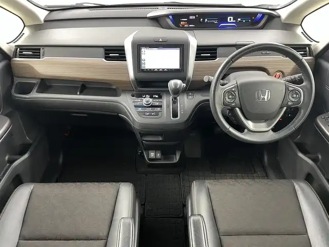 ホンダ フリード クロスター 福島県 2023(令5)年 4.1万km プラチナホワイトパール ホンダセンシング　/・衝突軽減ブレーキ　/・クルーズコントロール　/・路外逸脱抑制機能/・歩行者事故低減ステアリング/・先行車発進お知らせ/純正ナビゲーション/・型式：CN-HE02D/・Bluetooth/TV/CD/DVD/AM・FM/SD/USB/。バックカメラ/・ETC/前後ドライブレコーダー/両側パワースライドドア/革巻きステアリング/・ステアリングスイッチ/シートヒーター/プッシュスタート/・スマートキー/LEDライト/・フォグライト/・オートライト/純正フロアマット