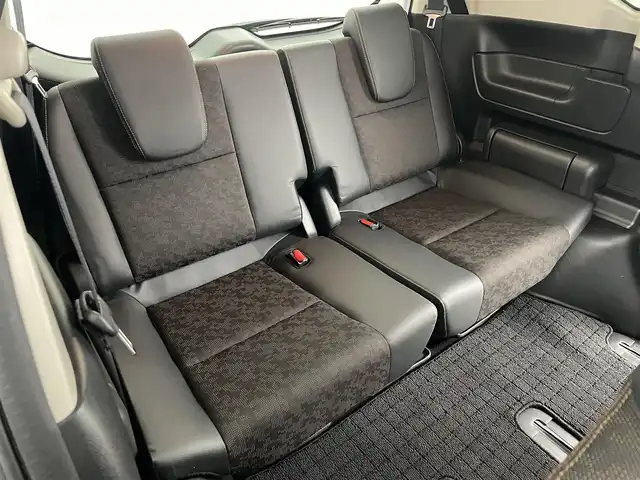 ホンダ フリード クロスター 福島県 2023(令5)年 4.1万km プラチナホワイトパール ホンダセンシング　/・衝突軽減ブレーキ　/・クルーズコントロール　/・路外逸脱抑制機能/・歩行者事故低減ステアリング/・先行車発進お知らせ/純正ナビゲーション/・型式：CN-HE02D/・Bluetooth/TV/CD/DVD/AM・FM/SD/USB/。バックカメラ/・ETC/前後ドライブレコーダー/両側パワースライドドア/革巻きステアリング/・ステアリングスイッチ/シートヒーター/プッシュスタート/・スマートキー/LEDライト/・フォグライト/・オートライト/純正フロアマット