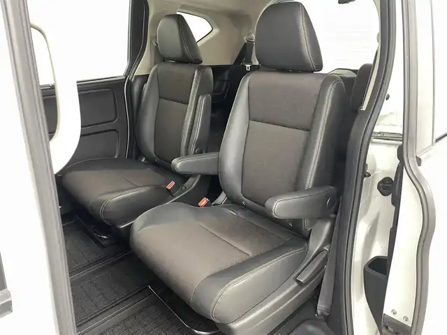 ホンダ フリード クロスター 福島県 2023(令5)年 4.1万km プラチナホワイトパール ホンダセンシング　/・衝突軽減ブレーキ　/・クルーズコントロール　/・路外逸脱抑制機能/・歩行者事故低減ステアリング/・先行車発進お知らせ/純正ナビゲーション/・型式：CN-HE02D/・Bluetooth/TV/CD/DVD/AM・FM/SD/USB/。バックカメラ/・ETC/前後ドライブレコーダー/両側パワースライドドア/革巻きステアリング/・ステアリングスイッチ/シートヒーター/プッシュスタート/・スマートキー/LEDライト/・フォグライト/・オートライト/純正フロアマット