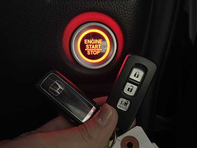 ホンダ Ｎ ＢＯＸ カスタム G L ホンダセンシング 東京都 2017(平29)年 9.4万km プレミアムベルベットパープル・パール (株)IDOMが運営する【じしゃロン国分寺店】の自社ローン対象車両になります。こちらは現金ご利用時の価格です。自社ローンご希望の方は別途その旨お申付け下さい。/ホンダセンシング/ケンウッドメモリナビ/ワンセグテレビ/片側パワースライドドア/アイドリングストップ/プッシュスタート/スマートキー/ETC