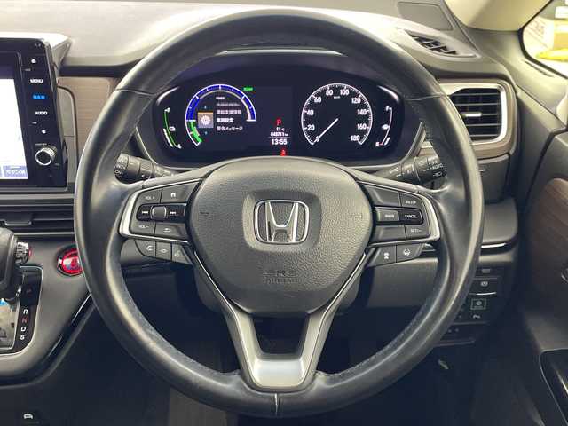 ホンダ オデッセイ ハイブリッド e:HEVアブソルート EX 岐阜県 2020(令2)年 4.9万km プレミアムスパークルブラックパール 純正10インチインターナビ/・フルセグ/BT/CD/DVD/HDMI/マルチビューモニター/フリップダウンモニター/前後ドライブレコーダー/両側パワースライドドア/パワーバックドア/ETC2.0/ハーフレザーシート/・パワーシート/・オットマン/ホンダセンシング/・衝突軽減ブレーキ/・誤発進抑制機能(前方・後方)/・近距離衝突軽減ブレーキ/・急アクセル抑制機能/・路外逸脱抑制機能/・歩行者事故低減ステアリング/・車線維持支援システム/・標識認識機能/・先行車発進お知らせ機能/・渋滞追従機能付きアダプティブクルーズコントロール/・ブラインドスポットインフォメーション/LEDヘッドライト/・フォグランプ/プッシュスタート/スマートキー/純正フロアマット/純正ドアバイザー