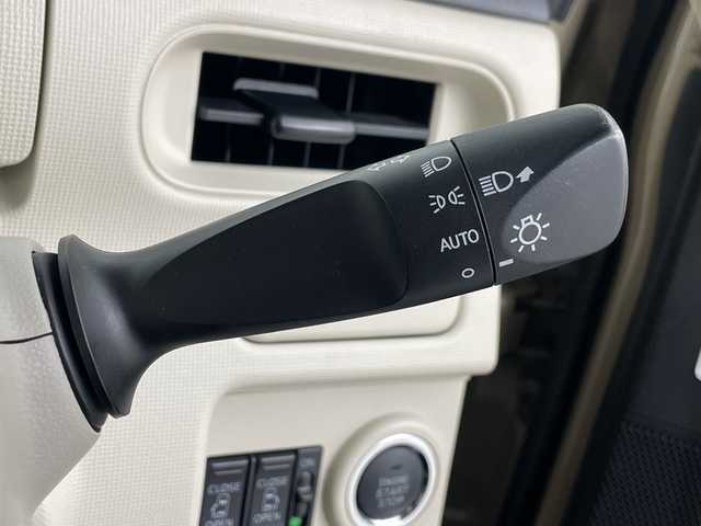 ダイハツ ムーヴ キャンバス X メイクアップ SA Ⅱ 埼玉県 2016(平28)年 2.9万km ナチュラルベージュマイカM 社外ナビ　/バックカメラ　/両側パワースライドドア　/衝突軽減ブレーキ　/横滑り防止措置　/ステアリングリモコン/純正フロアマット/オートライト/プッシュスタート/アイドリングストップ/横滑り防止装置/レベライザー/純正ドアバイザー