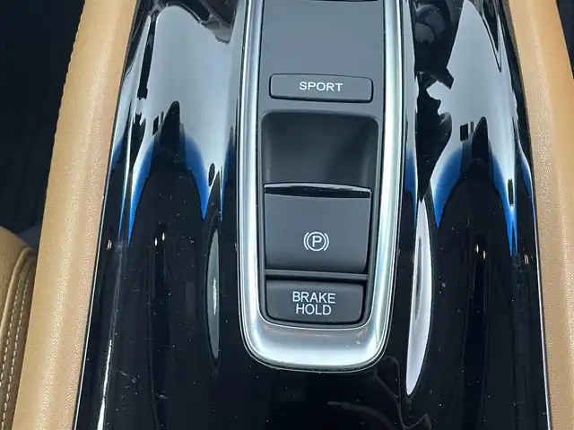 ホンダ ヴェゼル ハイブリッド Z ホンダセンシング 埼玉県 2020(令2)年 4.7万km プラチナホワイトパール 社外メモリーナビ/（ＣＤ・ＤＶＤ・ＢＴ）/フルセグＴＶ/アダプティブクルーズコントロール/衝突軽減ブレーキ/レーンアシスト/横滑り防止装置/タン／黒ハーフレザーシート/前席ートヒーター/前後ドラレコ/スマートキー/ビルトインＥＴＣ/ＬＥＤヘッドライト/ブレーキホールド/純正アルミホイール/純正フロアマット/純正ドアバイザー