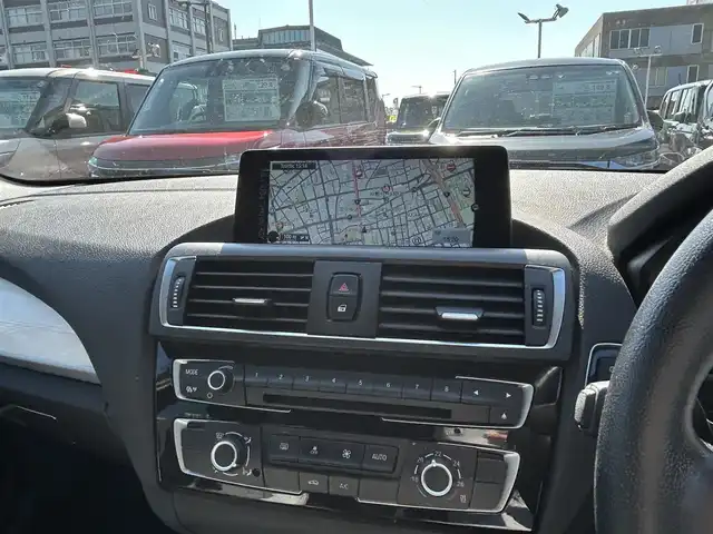 ＢＭＷ １１８ｉ スタイル 島根県 2015(平27)年 5.6万km ディープシーブルー ワンオーナー/純正ナビ/（Ｂｌｕｅｔｏｏｔｈ/CD/DVD/ラジオ）/ＥＴＣ/バックカメラ/クルーズコントロール/後方コーナーセンサー/レーンキープアシスト/ブレーキアシスト/オートライト/１６インチ純正アルミホイール/純正LEDヘッドライト/横滑り防止装置/ハーフレザーシート