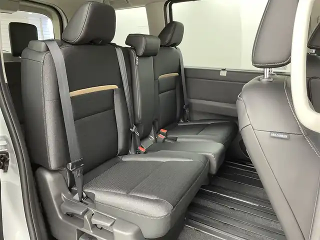 日産 セレナ e－パワー ハイウェイスター V 福岡県 2025(令7)年 0.1万km未満 プリズムホワイト 登録済未使用車　/純正１２．３型ナビ　/全方位カメラ　/ＥＴＣ２．０　/前後ドラレコ　/デジタルルームミラー　/ＡＣＣ　/コーナーセンサー　/エマージェンシーブレーキ　/レーンキープ　/ＢＳＭ　/両側電動スライドドア