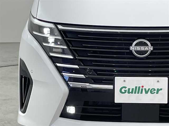 日産 セレナ e－パワー ハイウェイスター V 福岡県 2025(令7)年 0.1万km未満 プリズムホワイト 登録済未使用車　/純正１２．３型ナビ　/全方位カメラ　/ＥＴＣ２．０　/前後ドラレコ　/デジタルルームミラー　/ＡＣＣ　/コーナーセンサー　/エマージェンシーブレーキ　/レーンキープ　/ＢＳＭ　/両側電動スライドドア