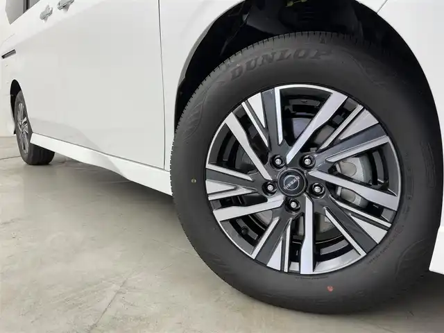 日産 セレナ e－パワー ハイウェイスター V 福岡県 2025(令7)年 0.1万km未満 プリズムホワイト 登録済未使用車　/純正１２．３型ナビ　/全方位カメラ　/ＥＴＣ２．０　/前後ドラレコ　/デジタルルームミラー　/ＡＣＣ　/コーナーセンサー　/エマージェンシーブレーキ　/レーンキープ　/ＢＳＭ　/両側電動スライドドア