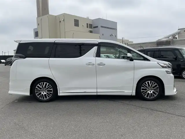 トヨタ ヴェルファイア Z Gエディション 山形県 2016(平28)年 7.3万km ホワイトパールクリスタルシャイン サンルーフ/JBLプレミアムサウンドシステム/純正SDナビ/　　【CD DVD BD BT フルセグ USB AUX】/全周囲カメラ/両側パワースライドドア/電動リアゲート/レーダークルーズコントロール/LEDオートヘッドライト/レザーシート/パワーシート/シートヒーター/オットマン/モデリスタエアロ/純正18インチアルミホイール/アイドリングストップ/コーナーセンサー/ステアリングスイッチ/MTモード付AT/電動格納ウィンカーミラー/フォグランプ/スマートキー/ETC