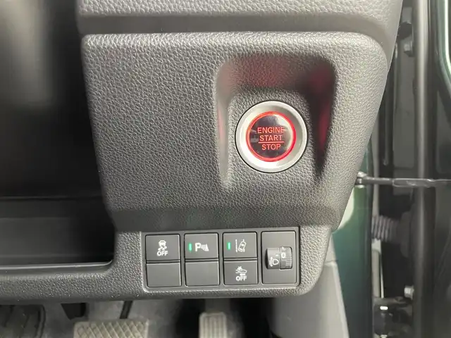 ホンダ Ｎ ＷＧＮ L スタイル+ビター 千葉県 2023(令5)年 1.4万km ブリティッシュグリーンP ホンダセンンシング/　・アダプティブ・クルーズ・コントロール（ACC）/　・車線維持支援システム（LKAS）/　・衝突軽減ブレーキ（CMBS）/　・誤発進抑制機能（前進）/　・歩行者事故低減ステアリング/　・路外逸脱抑制機能/　・先行車発進お知らせ機能/　・標識認識機能/　・オートハイビーム/　・誤発進抑制機能（後進）/純正9インチメモリナビ/　CD/DVD/BT/USB/フルセグTV/バックカメラ/ETC/電子パーキング/オートホールドブレーキ/ステアリングスイッチ/前席シートヒーター/ハーフレザーシート/純正フロアマット/LEDヘッドライト/ドアバイザー/ウィンカーミラー