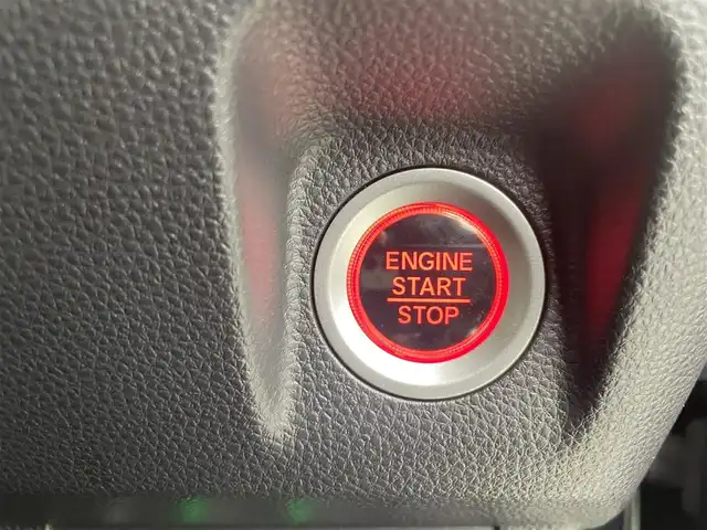 ホンダ Ｎ ＷＧＮ L スタイル+ビター 千葉県 2023(令5)年 1.4万km ブリティッシュグリーンP ホンダセンンシング/　・アダプティブ・クルーズ・コントロール（ACC）/　・車線維持支援システム（LKAS）/　・衝突軽減ブレーキ（CMBS）/　・誤発進抑制機能（前進）/　・歩行者事故低減ステアリング/　・路外逸脱抑制機能/　・先行車発進お知らせ機能/　・標識認識機能/　・オートハイビーム/　・誤発進抑制機能（後進）/純正9インチメモリナビ/　CD/DVD/BT/USB/フルセグTV/バックカメラ/ETC/電子パーキング/オートホールドブレーキ/ステアリングスイッチ/前席シートヒーター/ハーフレザーシート/純正フロアマット/LEDヘッドライト/ドアバイザー/ウィンカーミラー