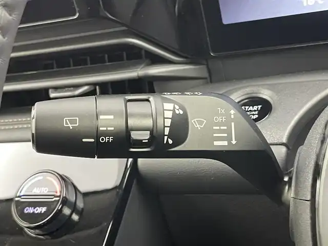 日産 セレナ ハイウェイスター V 埼玉県 2023(令5)年 0.3万km ダイヤモンドブラック ＡＬＰＩＮＥＳＴＹＬＥ　フルエアロ　プロパイロット　１２．３インチメーカーナビ　全方位　ワイヤレス充電　インテリジェントルームミラー　ＢＳＩ　フリップダウンモニター　ＥＴＣ２．０　ハンズフリー　地デジ