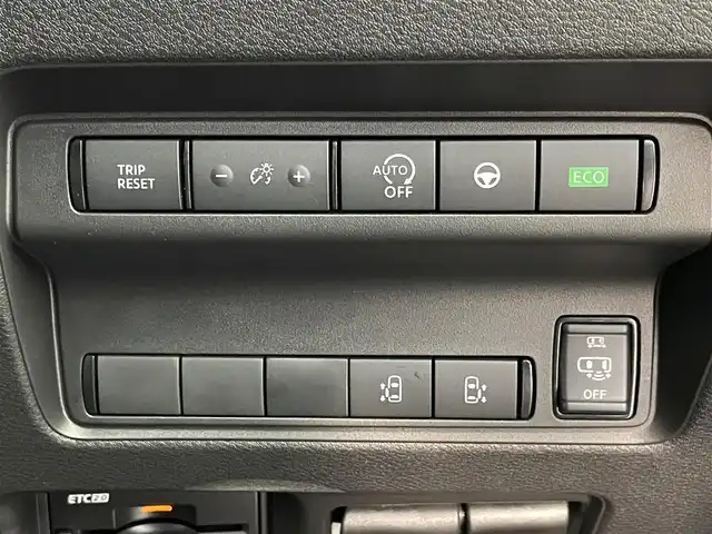 日産 セレナ ハイウェイスター V 埼玉県 2023(令5)年 0.3万km ダイヤモンドブラック ＡＬＰＩＮＥＳＴＹＬＥ　フルエアロ　プロパイロット　１２．３インチメーカーナビ　全方位　ワイヤレス充電　インテリジェントルームミラー　ＢＳＩ　フリップダウンモニター　ＥＴＣ２．０　ハンズフリー　地デジ