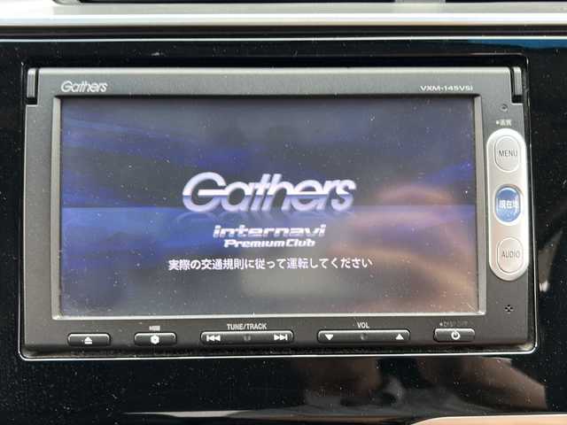 ホンダ フィット ハイブリット Lパッケージ 石川県 2013(平25)年 7万km プレミアムホワイトパール スマートキー/プッシュスタート/純正ナビ/ワンセグＴＶ　/Bluetooth/DVD再生/バックカメラ/ハーフレザー/ＬＥＤヘッドライト/ＥＴＣ/クルーズコントロール/１５インチアルミ