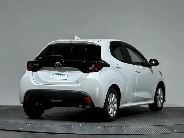 トヨタ ヤリス ハイブリッド G 愛媛県 2024(令6)年 0.5万km プラチナホワイトパールマイカ 純正ナビ　フルセグＴＶ　ＨＤＭＩ　Ｂｌｕｅｔｏｏｔｈ　追従型クルーズコントロール　アラウンドビューモニター　前後コーナーセンサー　ＬＥＤヘッドライト　オートマチックハイビーム