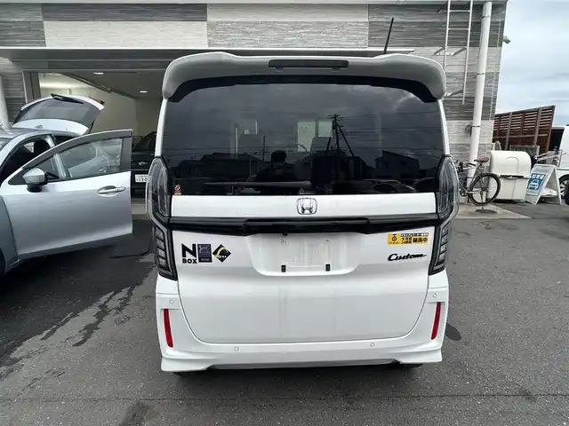 ホンダ Ｎ ＢＯＸ カスタム L ターボ スタイル+ブラック 茨城県 2022(令4)年 0.7万km プラチナホワイトパール プッシュスタート/スマートキー/アイドリングストップ/クルーズコントロール/純正ナビ/Bluetooth/前後ドラレコ/前席シートヒーター/両側パワースライドドア/純正フロアマット/コーナーセンサー/オートマチックハイビーム