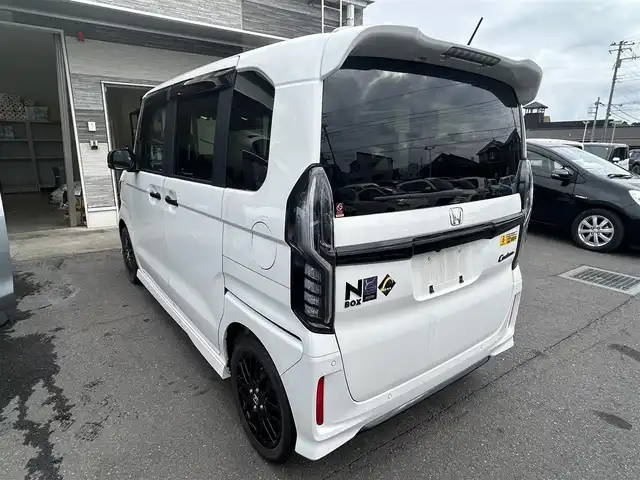 ホンダ Ｎ ＢＯＸ カスタム L ターボ スタイル+ブラック 茨城県 2022(令4)年 0.7万km プラチナホワイトパール プッシュスタート/スマートキー/アイドリングストップ/クルーズコントロール/純正ナビ/Bluetooth/前後ドラレコ/前席シートヒーター/両側パワースライドドア/純正フロアマット/コーナーセンサー/オートマチックハイビーム